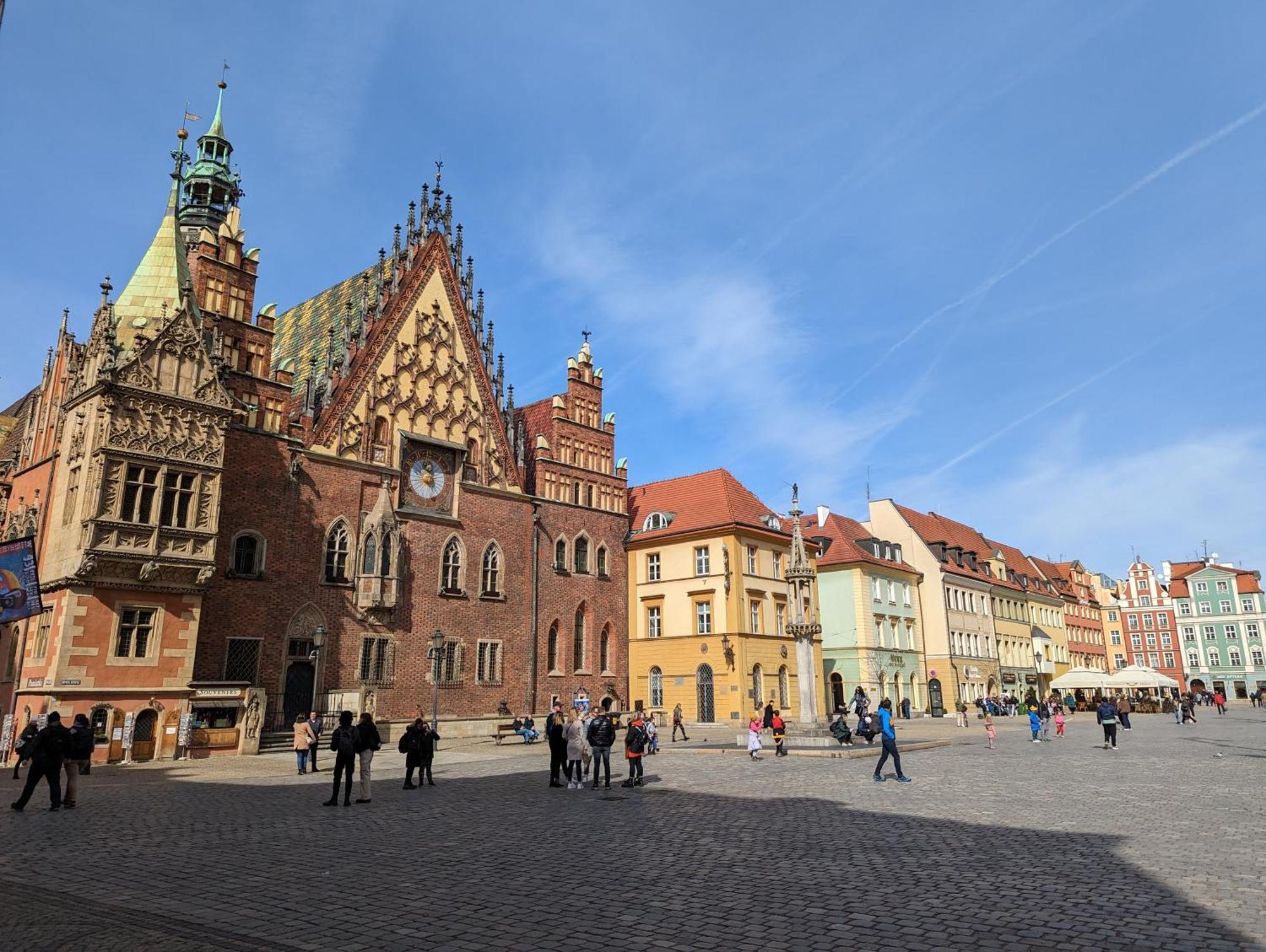 Apartment 3-bedroom In Town Square